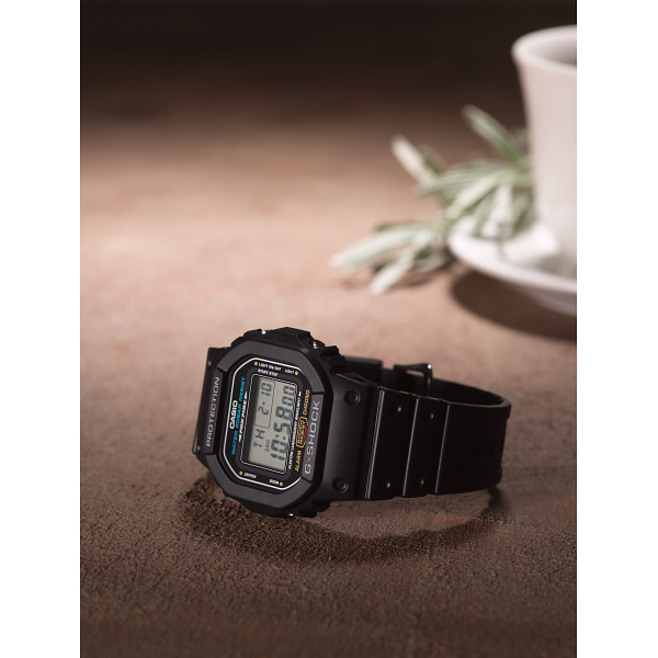 カシオ　Ｇ－ＳＨＯＣＫ　腕時計　【国内正規品】【ＤＷ－５６００Ｅ－１】のサムネイル画像1