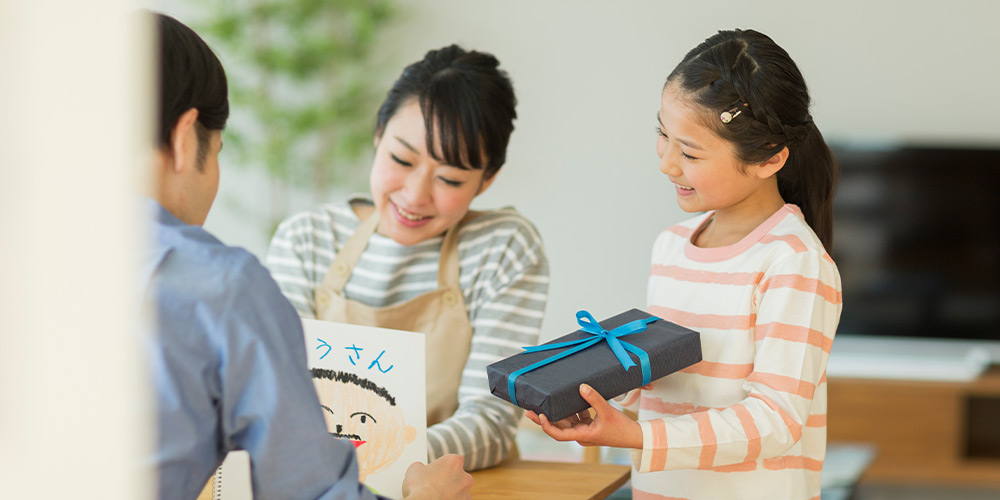 初めての父の日はどうする?パパになる夫・義父に喜ばれるプレゼントの選び方