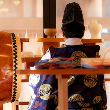 【神式の香典返し】偲び草の基本マナーや五十日祭のお返しについても解説