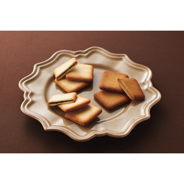 銀座コロンバン東京　チョコサンドクッキー（３９枚）のサムネイル画像3