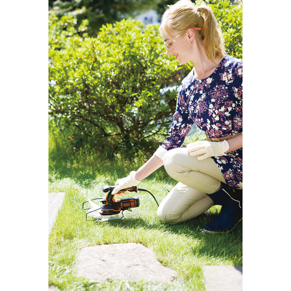 ブラック＋デッカー　５ｉｎ１ポールヘッジ＆庭木・芝生バリカンのサムネイル画像2