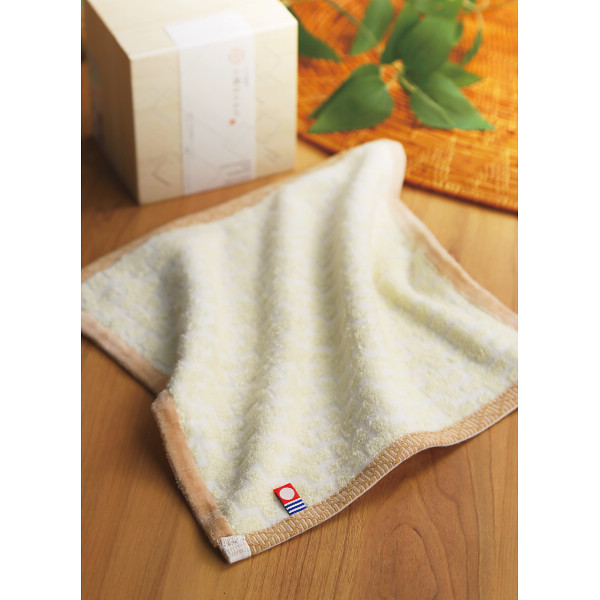 今治謹製　千歳はんかちタオルハンカチ（木箱入） イエローのサムネイル画像1