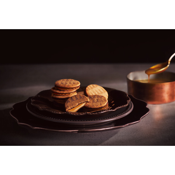 ザ・スウィーツ　キャラメルサンドクッキー（１６個）のサムネイル画像4