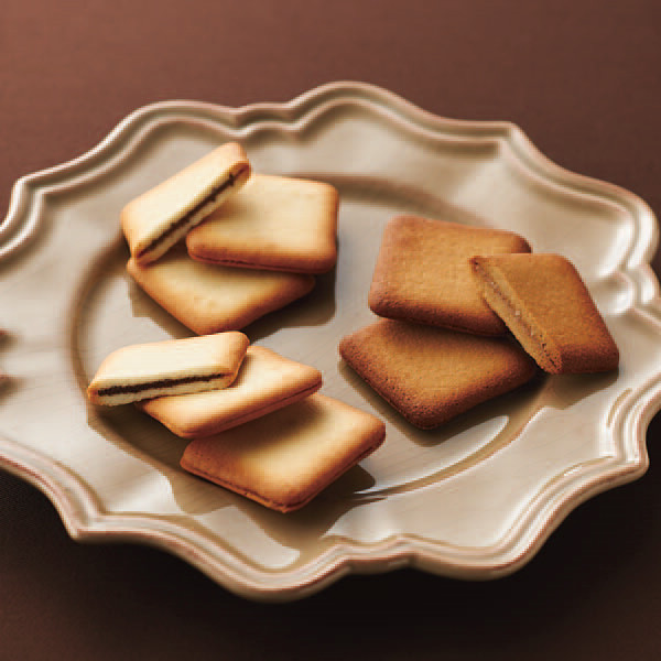 銀座コロンバン東京　メルヴェイユ（チョコサンドクッキー）（１５枚）の商品画像