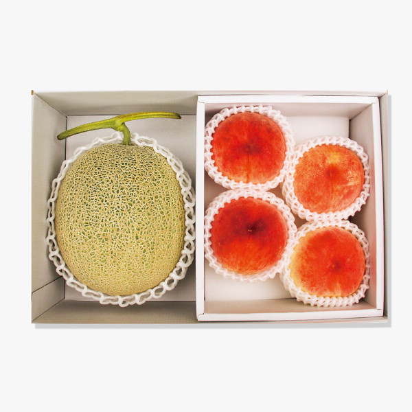北海道産赤果肉メロン＆桃の詰合せのサムネイル画像1