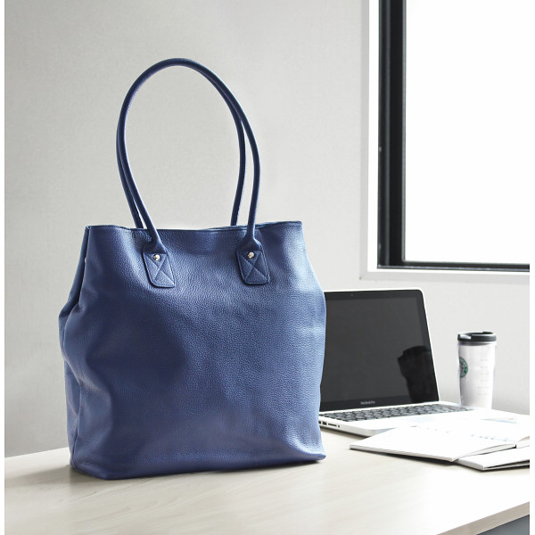 ＯＮ　ＴＨＥ　ＢＡＧ　姫路レザー縦型トートバッグ ネイビーのサムネイル画像3