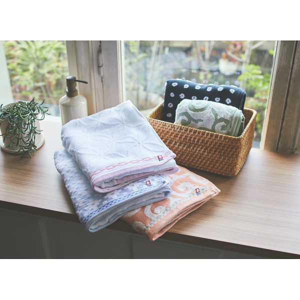 柄おまかせ（今治タオル）　バスタオル５枚セットのサムネイル画像1