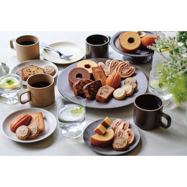 パティスリー　キハチ　焼菓子ギフト（１０種３０個入）のサムネイル画像3