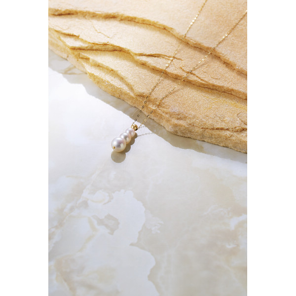 １８金　伊勢志摩あこや本真珠３珠ペンダントのサムネイル画像2