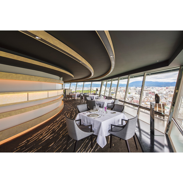 リーガロイヤルホテル京都　フレンチダイニング　トップ　オブ　キョウト　ランチコーのサムネイル画像1