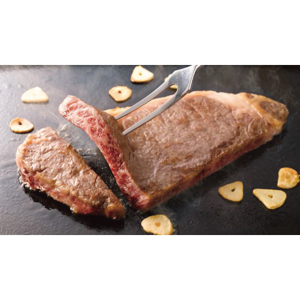 東北産黒毛和牛　ロース・ヒレ　ステーキセット（計８００ｇ）のサムネイル画像1