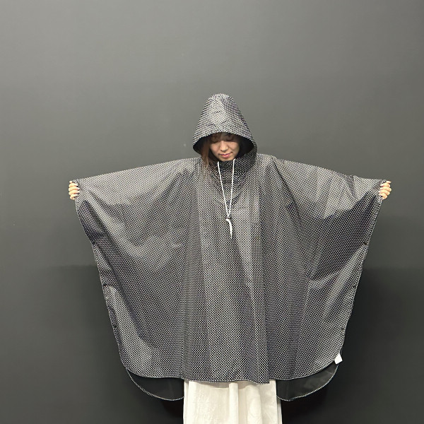 防災避難着＆夜間交通事故防止　全身反射プリントポンチョ 黒のサムネイル画像1