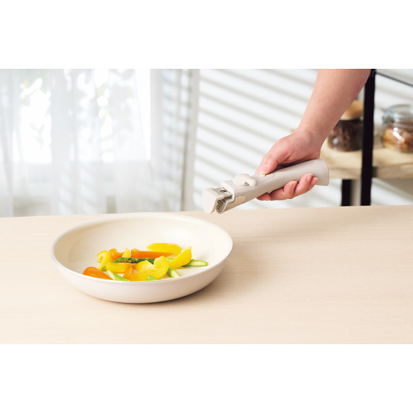 マジクック　セラミック加工　ＩＨ対応着脱ハンドルフライパン６点セットのサムネイル画像1