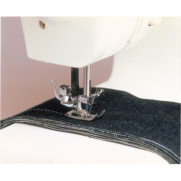 アックスヤマザキ　自動糸調子電動ミシンのサムネイル画像2