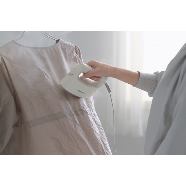 パナソニック　衣類スチーマーのサムネイル画像1