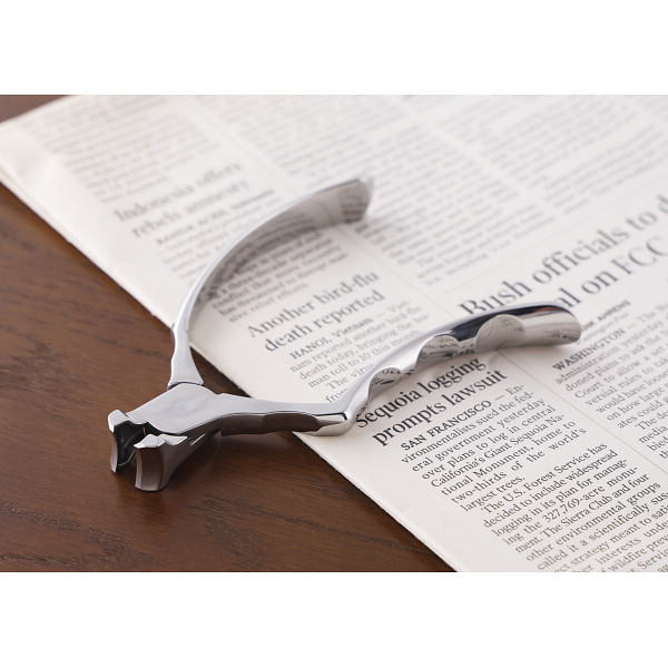 握って切れるクリッパー式つめ切りのサムネイル画像1