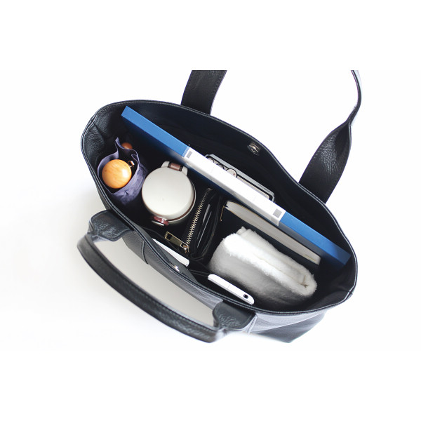 ＯＮ　ＴＨＥ　ＢＡＧ　手提げトートバッグ＆パスケースのサムネイル画像1