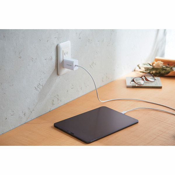 エレコム　Ｔｙｐｅ－Ｃ充電器　ＰＤ２０Ｗ　ケーブル一体型　１．５ｍ ホワイトのサムネイル画像2