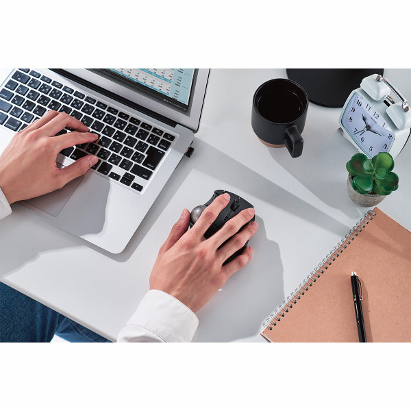 エレコム　トラックボールマウス　無線２．４ＧＨｚ　人工ルビーユニット ブラックのサムネイル画像1