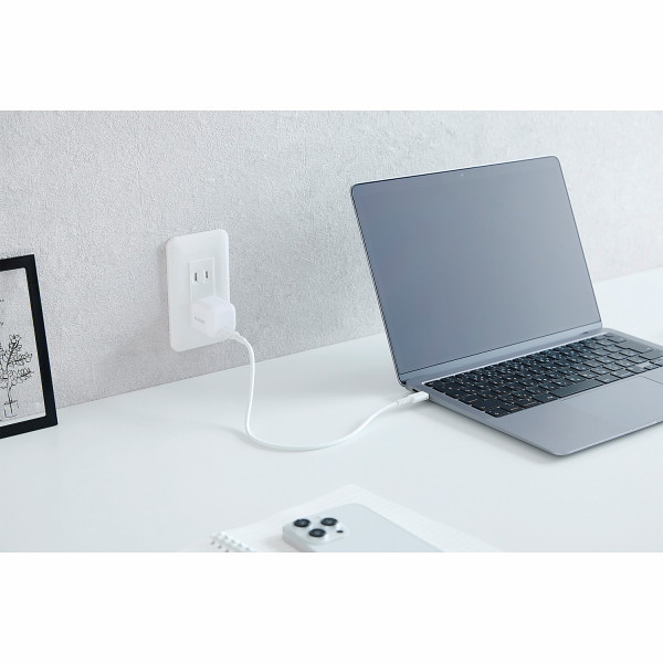 エレコム　Ｔｙｐｅ－Ｃ　充電器　ＰＤ　３０Ｗ　ＰＰＳ　軽量 ホワイトのサムネイル画像2