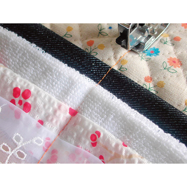 アックスヤマザキ　コンピュータミシンのサムネイル画像1