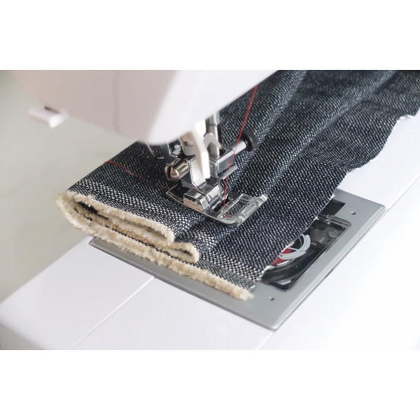 アックスヤマザキ　コンピュータミシンのサムネイル画像2