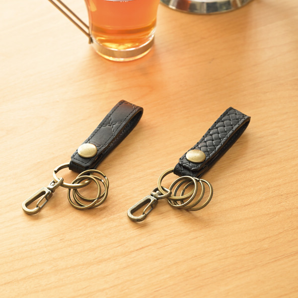 良品工房　日本製牛革キーフォルダ メッシュ柄のサムネイル画像1