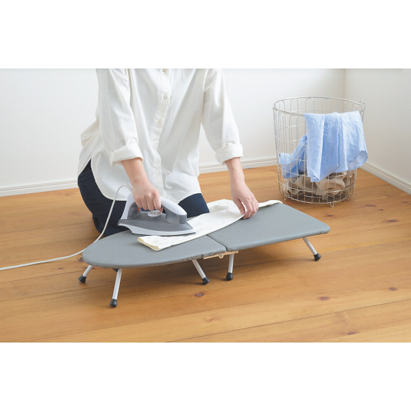 折りたたみアイロン台のサムネイル画像1