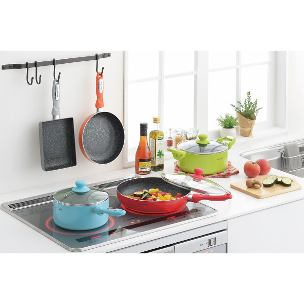 マリ・クレール　カラーズ　アルミ両手鍋（２０ｃｍ）のサムネイル画像1