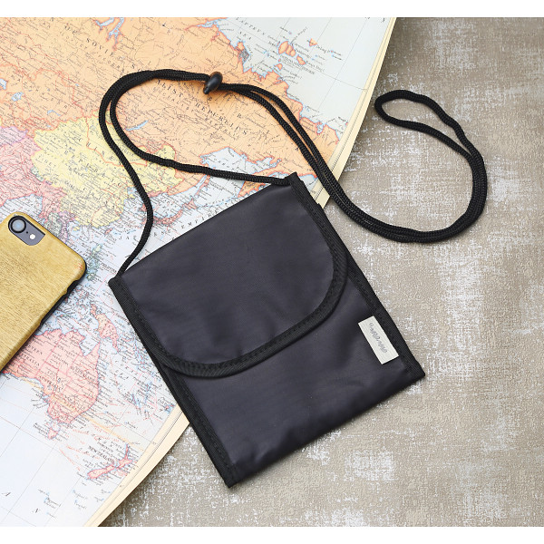 アン・アン　ネックポーチ　カラビナ付き ブラックのサムネイル画像1