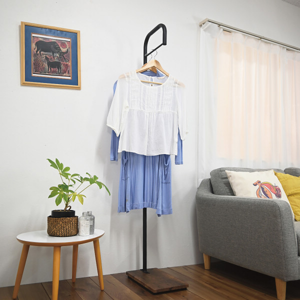 ちょい掛け用スタンドハンガー 木目調ダークブラウンのサムネイル画像1