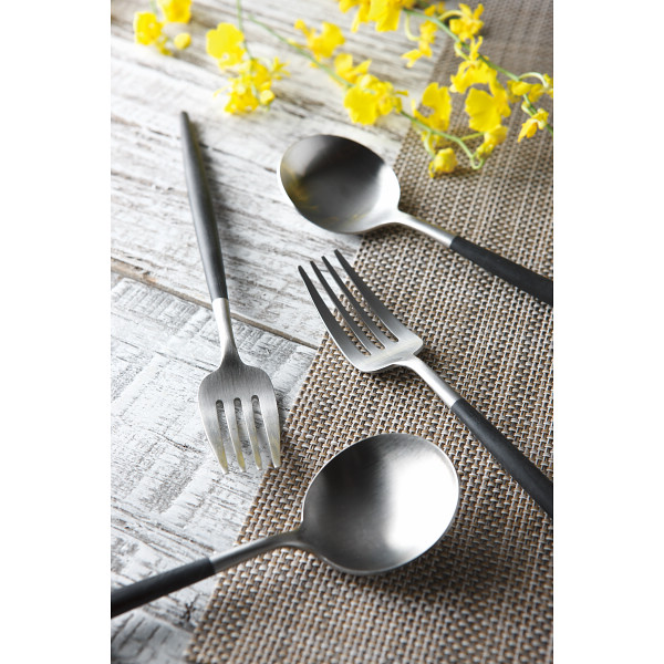 クチポール　テーブル４本セットのサムネイル画像1