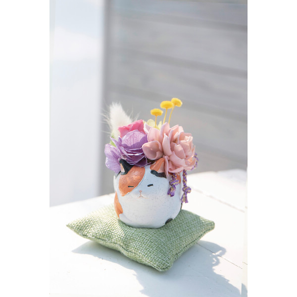 くつろぎ猫さん（プリザーブドフラワー）のサムネイル画像1