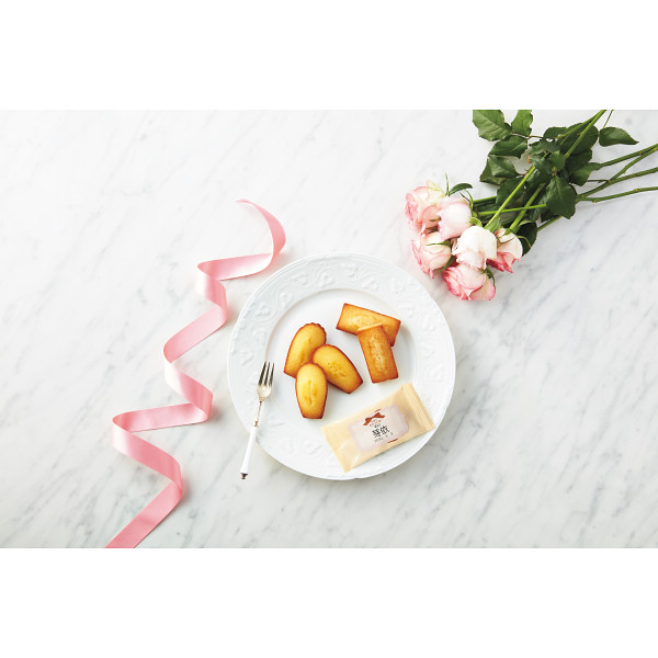 アンリ・シャルパンティエ　フィナンシェ・マドレーヌ詰合せ（２６個）（お名入れ）のサムネイル画像1