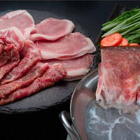 北海道産黒毛和牛とハーブ豚食べ比べ