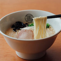 広島「ラーメン我馬」赤うま＆白うまセット