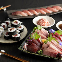 神奈川「三浦三崎」目鉢マグロ中トロ赤身１ｋｇブロック