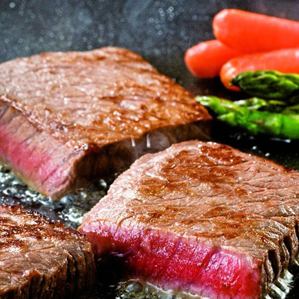 群馬「赤城牛のとりやま」赤城和牛モモステーキのサムネイル画像1