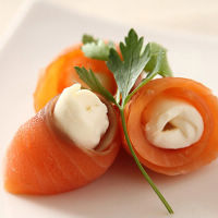 北海道日高沖船上活〆桜鱒スモークサーモン