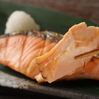 「三協水産」北海道日高沖秋鮭と桜鱒切身セット