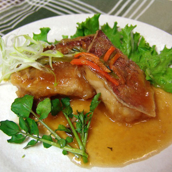 白身魚を美味しく食べる野菜と白身魚の惣菜セットのサムネイル画像1