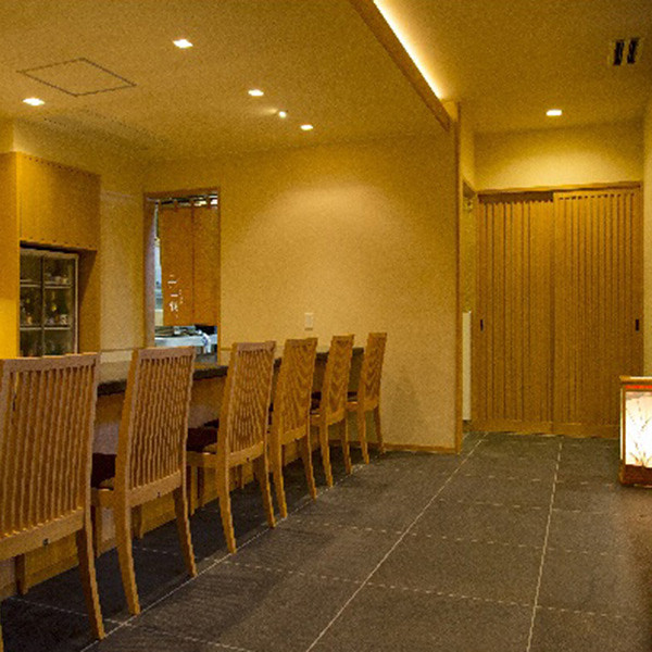 うなぎ割烹「一愼」蒲焼と一愼ひつまぶしセットのサムネイル画像1