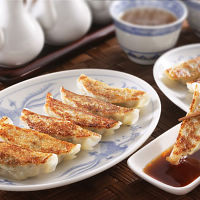 芦屋伊東屋謹製神戸牛餃子と黒豚餃子と黒豚焼き小籠包セット