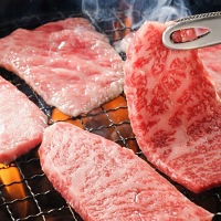 岩手「前沢牛オガタ」小形牧場牛肩焼肉用３００ｇ