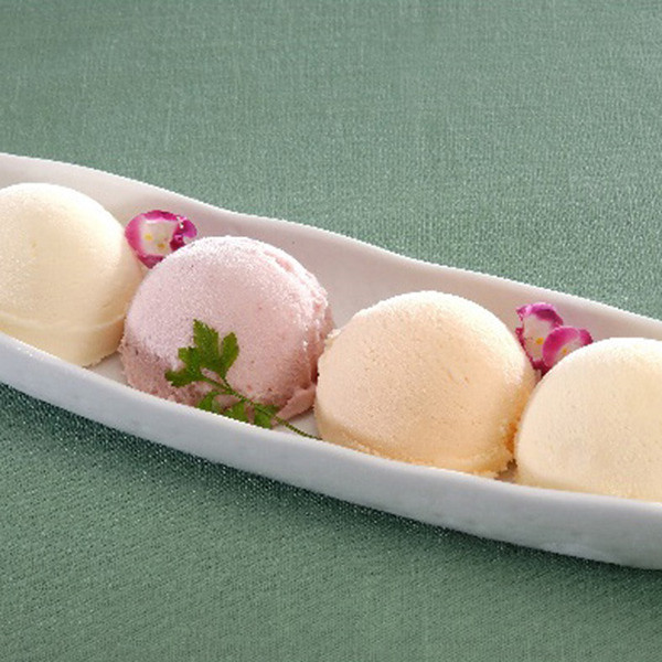 北海道「十勝ドルチェ」十勝白い牧場アイスのサムネイル画像2