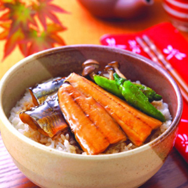 岩手・大船渡「鎌田水産」三陸特製蒲焼さんま４食のサムネイル画像1