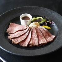 「ブラッセリートモ」松阪牛ローストビーフ