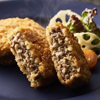 大阪「洋食Ｒｅｖｏ」黒毛和牛メンチカツ（油調済）