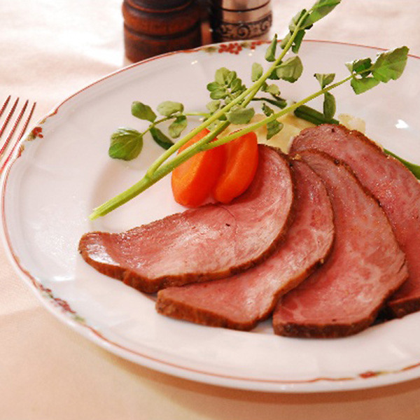 「伊藤グリル」黒毛和牛ローストビーフと煮込みハンバーグのサムネイル画像2