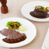 「伊藤グリル」黒毛和牛ローストビーフと煮込みハンバーグ